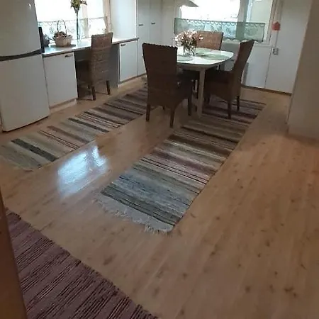 Huone Seesteisessae Mummolassa Homestay