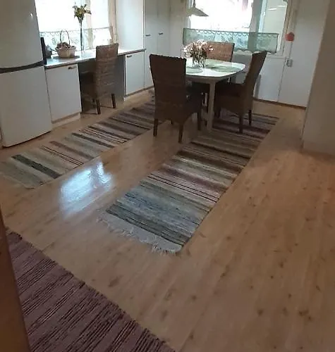 Huone Seesteisessae Mummolassa ホームステイ